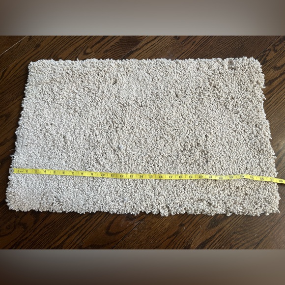 (2) 27.5inches x 17 inches Beige Shaggy Rug/Mat - Picture 3 of 4